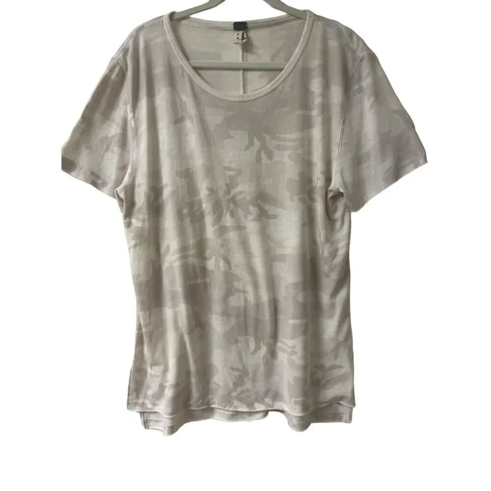 Anthropologie tee by We the Free cammo print sz Large